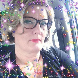 Meet your Posher, Loren